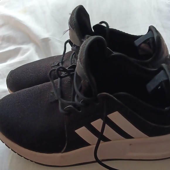 ADIDAS Size 4 - Picture 2 of 3